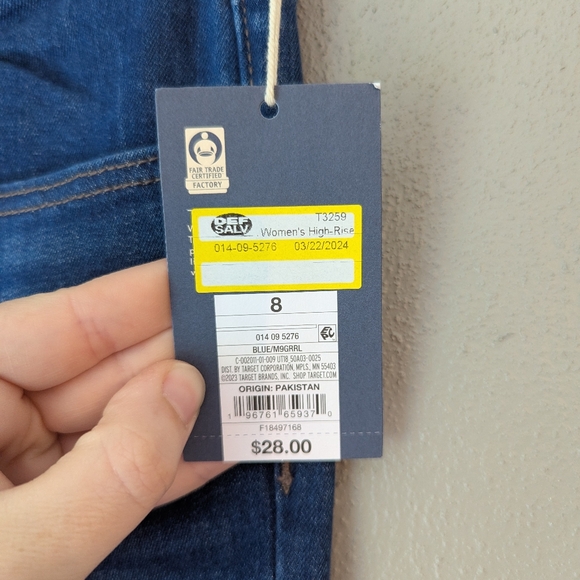 Universal Thread High-Rise Skinny Jeans - Medium Wash 8 - Picture 3 of 8